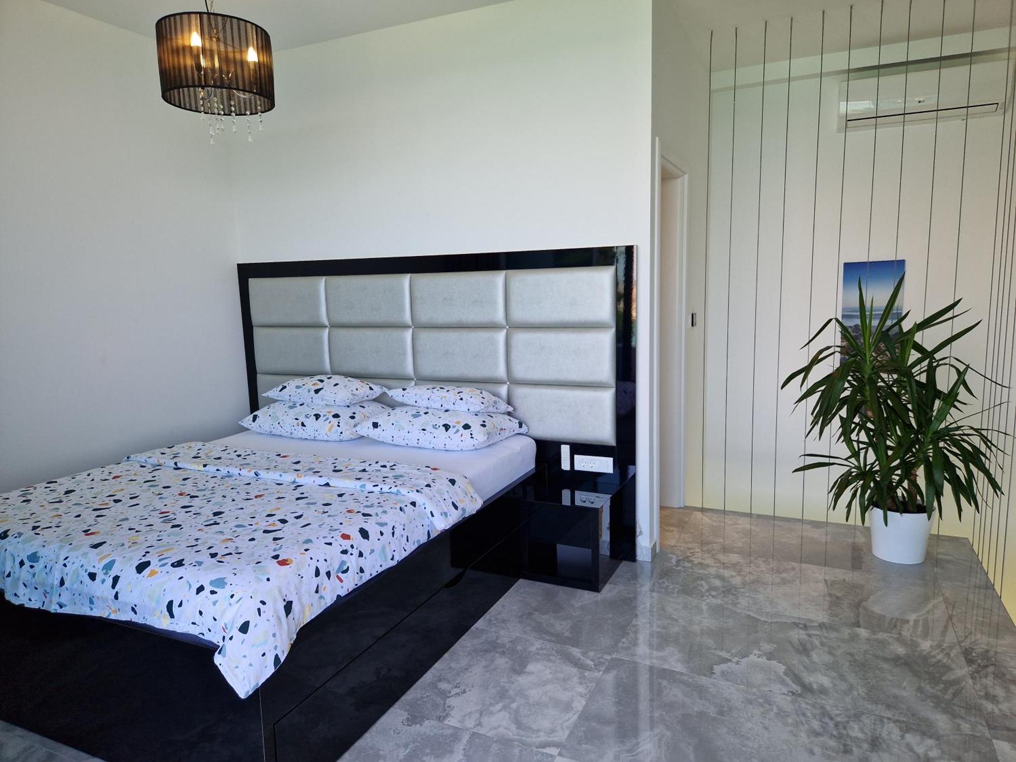 Apartments Dalmatia Infinity Bibinje Room photo